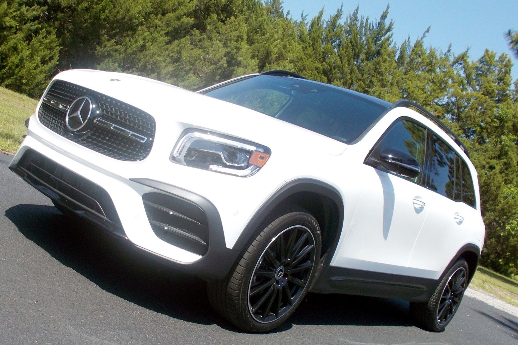 2020 Mercedes GLB250 front driver side.jpg